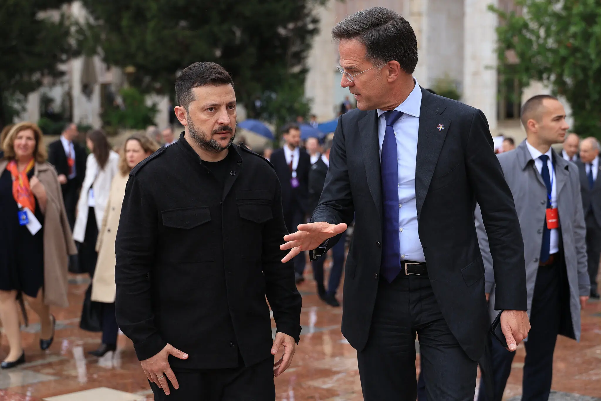 Рютте з президентом України Володимиром Зеленським під час саміту Європейського політичного співтовариства в Албанії у травні.